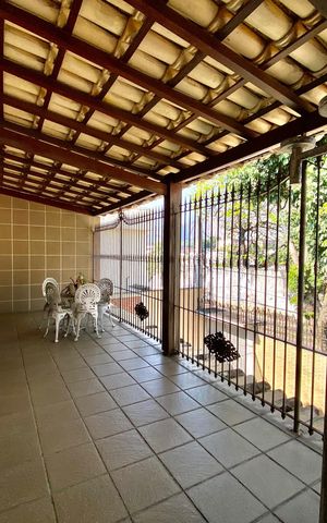 Casa à venda com 684m², 4 quartos e 5 vagas