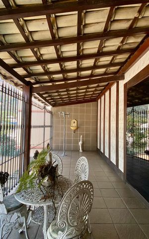 Casa à venda com 684m², 4 quartos e 5 vagas