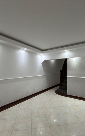 Casa para alugar com 150m², 3 quartos e 2 vagas Casa para alugar com 150m², 3 quartos e 2 vagasSala