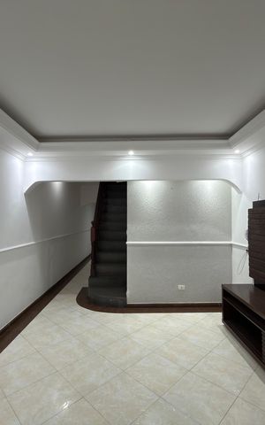 Casa para alugar com 150m², 3 quartos e 2 vagas Casa para alugar com 150m², 3 quartos e 2 vagasSala