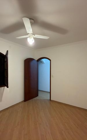 Casa para alugar com 150m², 3 quartos e 2 vagas Casa para alugar com 150m², 3 quartos e 2 vagasQuarto 2