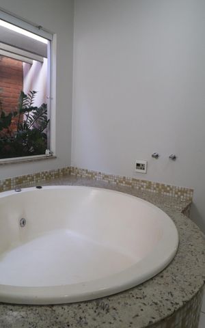 Casa para alugar com 200m², 3 quartos e 4 vagasBanheiro do Quarto 1