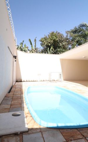 Casa para alugar com 200m², 3 quartos e 4 vagasPiscina