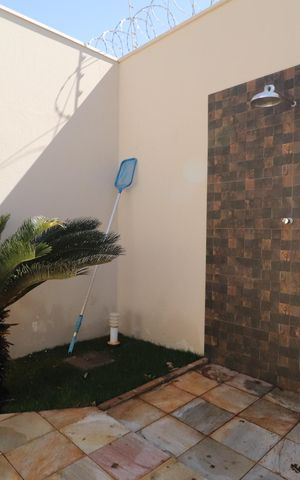 Casa para alugar com 200m², 3 quartos e 4 vagasPiscina - Ducha