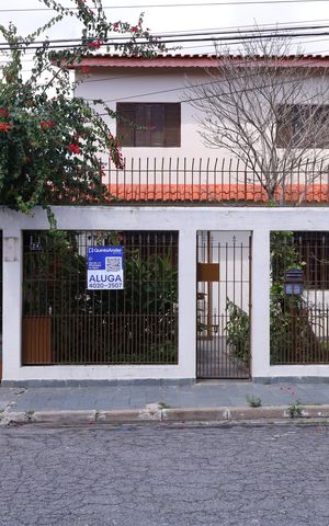 Casa para alugar com 160m², 4 quartos e 3 vagasFachada