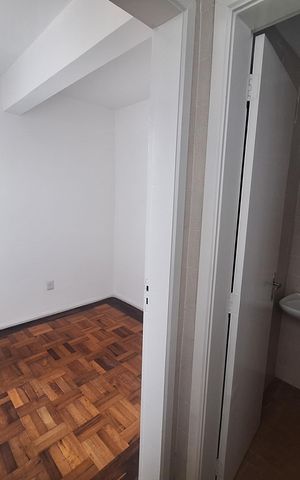 Apartamento à venda com 79m², 2 quartos e 1 vaga Apartamento à venda com 79m², 2 quartos e 1 vagaBanheiro