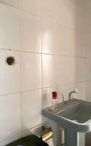 Casa à venda com 314m², 4 quartos e 3 vagasBanheiro social 