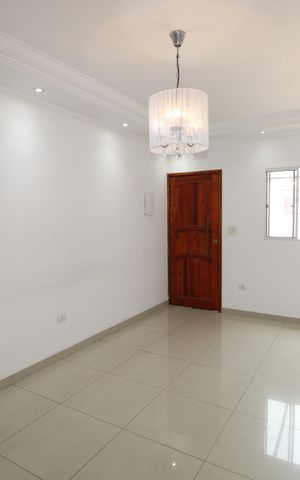 Casa à venda com 85m², 2 quartos e 2 vagasSala