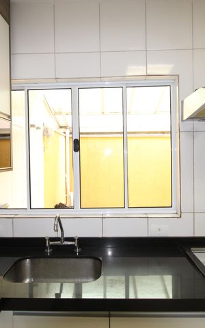 Casa à venda com 85m², 2 quartos e 2 vagasCozinha