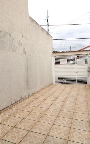 Casa à venda com 85m², 2 quartos e 2 vagasGaragem