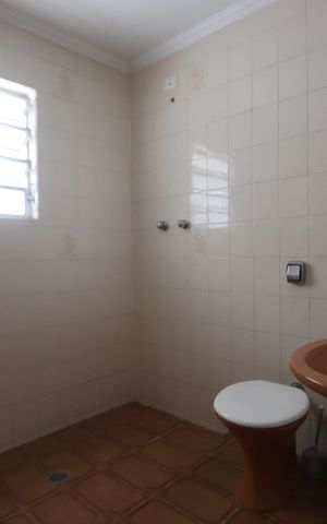 Casa à venda com 138m², 3 quartos e 1 vagaBanheiro social 2