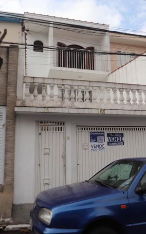 Casa à venda com 138m², 3 quartos e 1 vagaFachada