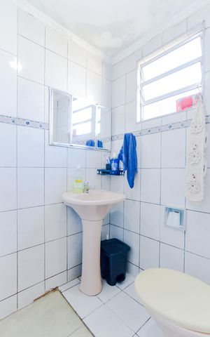 Casa à venda com 128m², 3 quartos e sem vagaBanheiro 