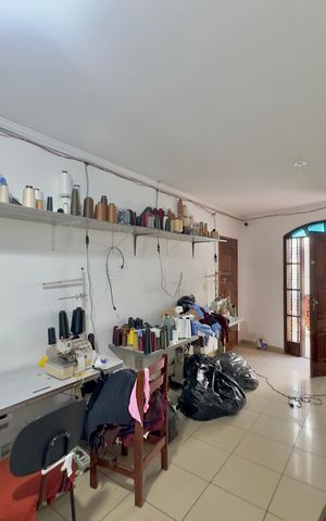 Casa à venda com 438m², 5 quartos e 2 vagas