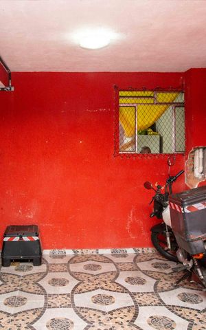 Casa à venda com 167m², 6 quartos e 1 vagaGaragem