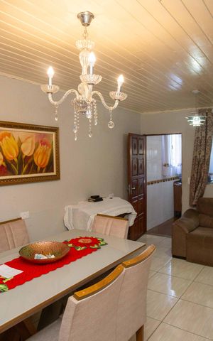 Casa à venda com 167m², 6 quartos e 1 vagaSala