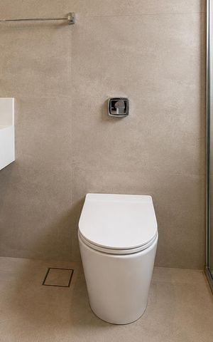 Casa de condomínio à venda com 343m², 3 quartos e 2 vagas Casa de condomínio à venda com 343m², 3 quartos e 2 vagasBanheiro