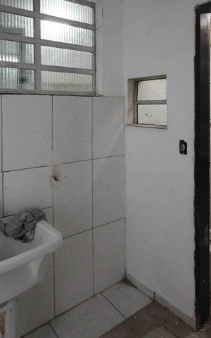 Casa para alugar com 74m², 2 quartos e 1 vaga Casa para alugar com 74m², 2 quartos e 1 vagaÁrea de Serviço