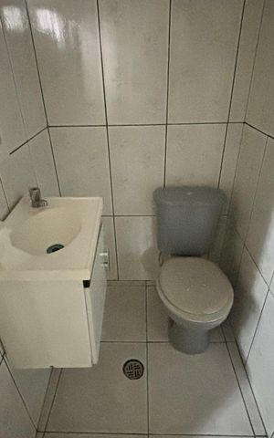 Casa para alugar com 50m², 2 quartos e 1 vaga Casa para alugar com 50m², 2 quartos e 1 vagaBanheiro da suíte