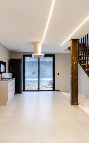 Casa para alugar com 269m², 4 quartos e 2 vagas Casa para alugar com 269m², 4 quartos e 2 vagasCozinha