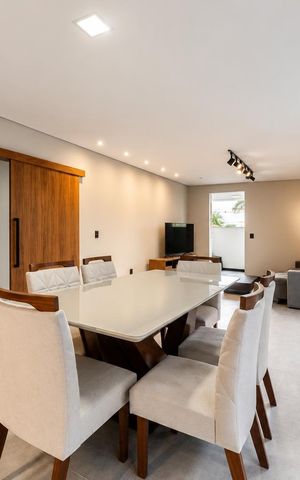 Casa para alugar com 269m², 4 quartos e 2 vagas Casa para alugar com 269m², 4 quartos e 2 vagasSala de Jantar