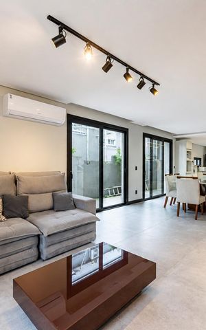 Casa para alugar com 269m², 4 quartos e 2 vagas Casa para alugar com 269m², 4 quartos e 2 vagasSala