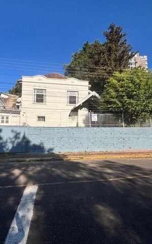 Casa à venda com 1163m², 4 quartos e 1 vagaFachada