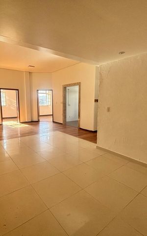 Casa à venda com 1163m², 4 quartos e 1 vagaSala