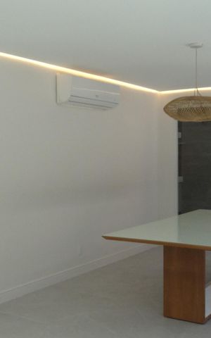Casa de condomínio à venda com 384m², 7 quartos e 3 vagasSala