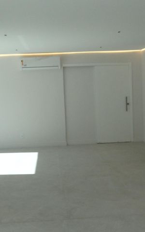 Casa de condomínio à venda com 384m², 7 quartos e 3 vagasSala