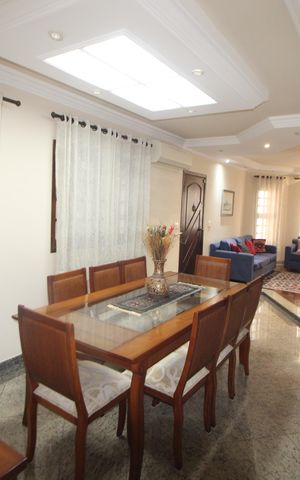 Casa à venda com 207m², 3 quartos e 4 vagasSala