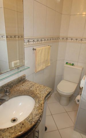 Casa à venda com 207m², 3 quartos e 4 vagasQuarto 2 - Banheiro