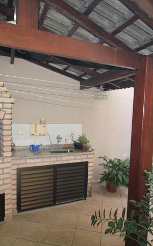 Casa à venda com 207m², 3 quartos e 4 vagasÁrea de Serviço