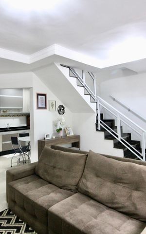 Casa à venda com 70m², 2 quartos e 1 vaga Casa à venda com 70m², 2 quartos e 1 vagaSala