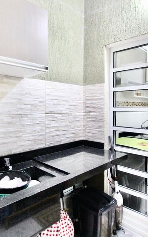 Casa à venda com 70m², 2 quartos e 1 vaga Casa à venda com 70m², 2 quartos e 1 vagaÁrea de Serviço