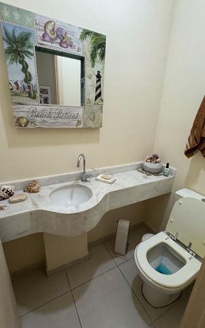 Apartamento para alugar com 134m², 4 quartos e 2 vagas Apartamento para alugar com 134m², 4 quartos e 2 vagasBanheiro