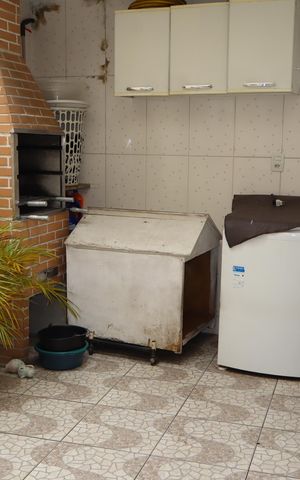 Casa à venda com 96m², 2 quartos e 1 vagaÁrea de Serviço