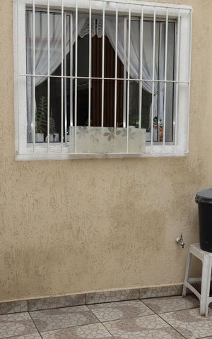 Casa à venda com 96m², 2 quartos e 1 vagaÁrea de Serviço