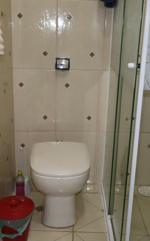 Casa à venda com 96m², 2 quartos e 1 vagaBanheiro piso superior