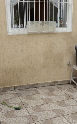 Casa à venda com 96m², 2 quartos e 1 vagaÁrea de Serviço