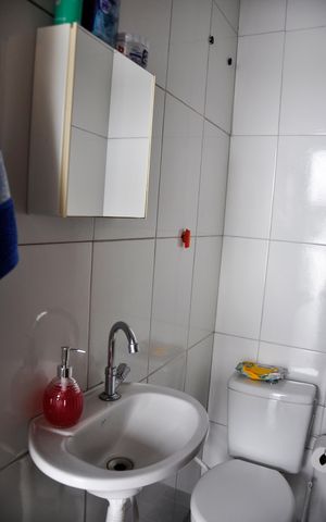 Casa à venda com 90m², 2 quartos e 1 vaga Casa à venda com 90m², 2 quartos e 1 vagaBanheiro Social Externo