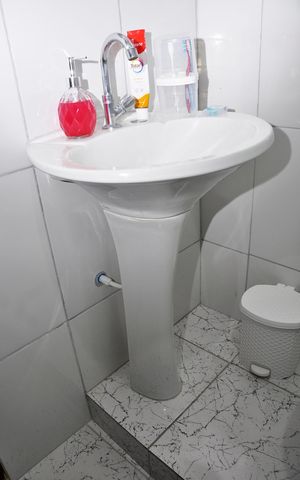 Casa à venda com 90m², 2 quartos e 1 vaga Casa à venda com 90m², 2 quartos e 1 vagaDetalhe - Banheiro Social