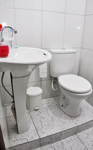 Casa à venda com 90m², 2 quartos e 1 vaga Casa à venda com 90m², 2 quartos e 1 vagaDetalhe - Banheiro Social