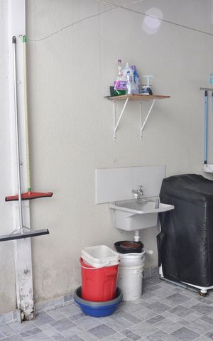 Casa à venda com 90m², 2 quartos e 1 vaga Casa à venda com 90m², 2 quartos e 1 vagaÁrea de Serviço e Quintal