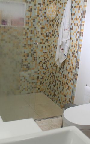 Casa à venda com 250m², 3 quartos e 2 vagasBanheiro