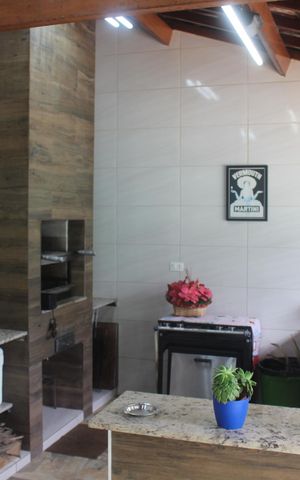 Casa à venda com 250m², 3 quartos e 2 vagasQuintal