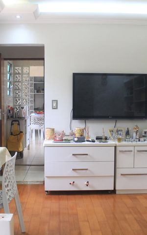 Casa à venda com 250m², 3 quartos e 2 vagasSuíte