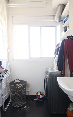 Apartamento à venda com 84m², 2 quartos e 2 vagasÁrea de Serviço