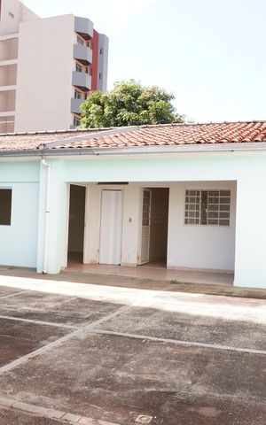 Casa para alugar com 240m², 4 quartos e 4 vagasEdícula