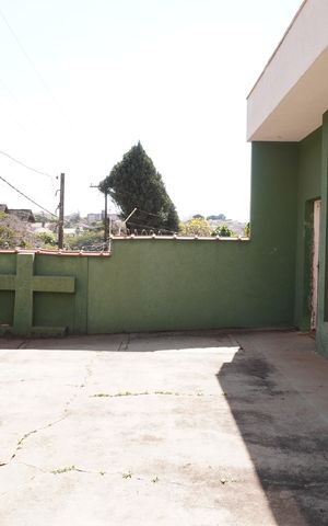 Casa para alugar com 240m², 4 quartos e 4 vagasEntrada